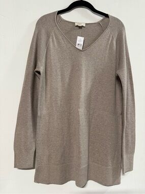 LOFT Taupe V-Neck Long Sleeve Knit Sweater Medium